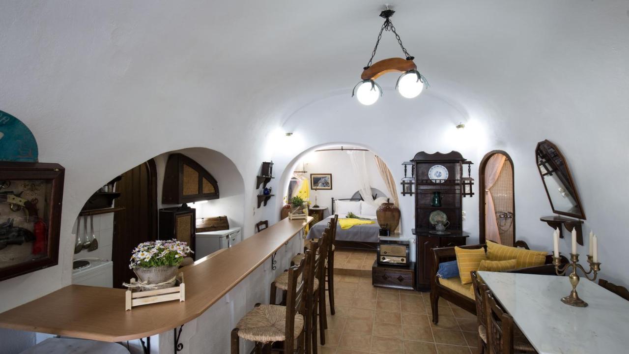 Mylopetres Traditional Houses Finikia Oia  Luaran gambar